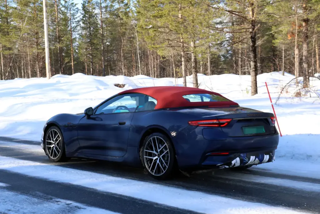 Maserati GranCabrio Folgore 2027 espia 8 Motor16