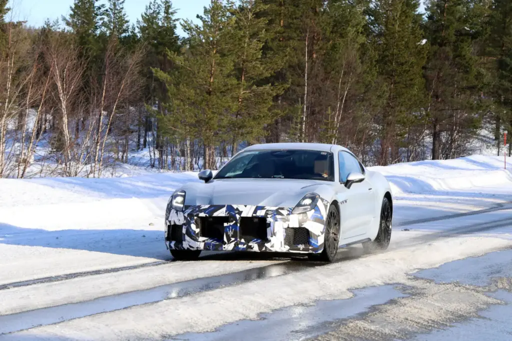 Maserati GranTurismo Folgore 2027 espia 1 Motor16