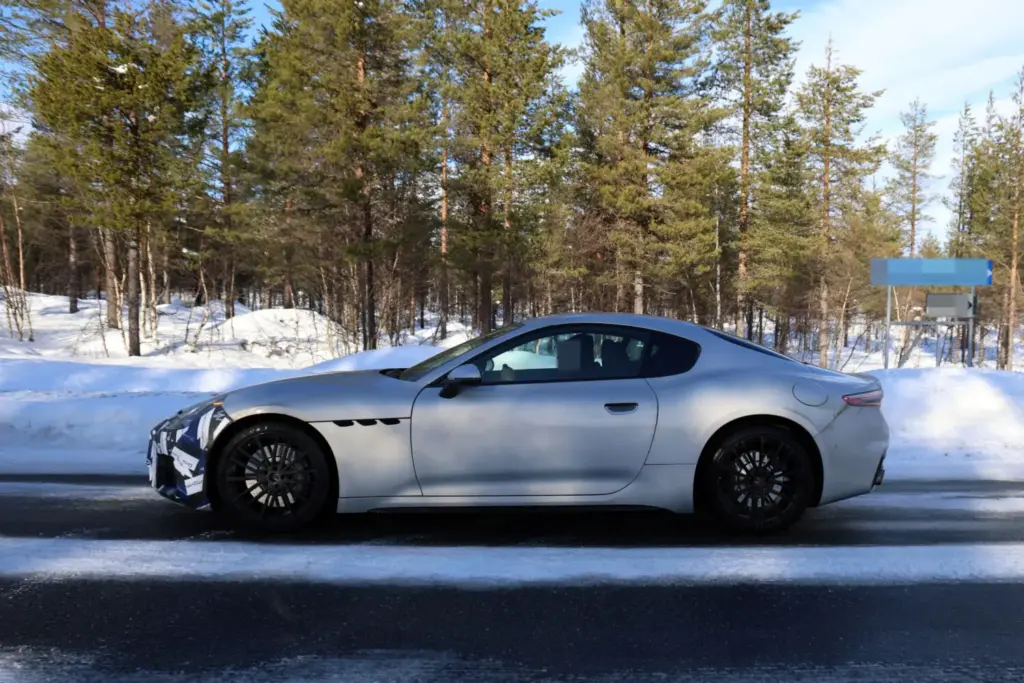 Maserati GranTurismo Folgore 2027 espia 6 Motor16