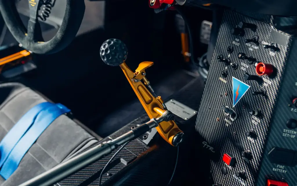 McLaren F1 GTR 1997 16 Motor16