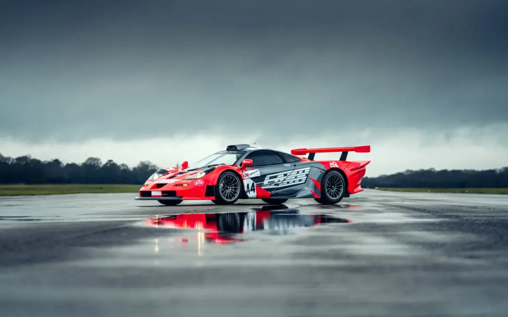 Un McLaren F1 GTR matriculable busca nuevo dueño. ¿Tienes 18 millones?