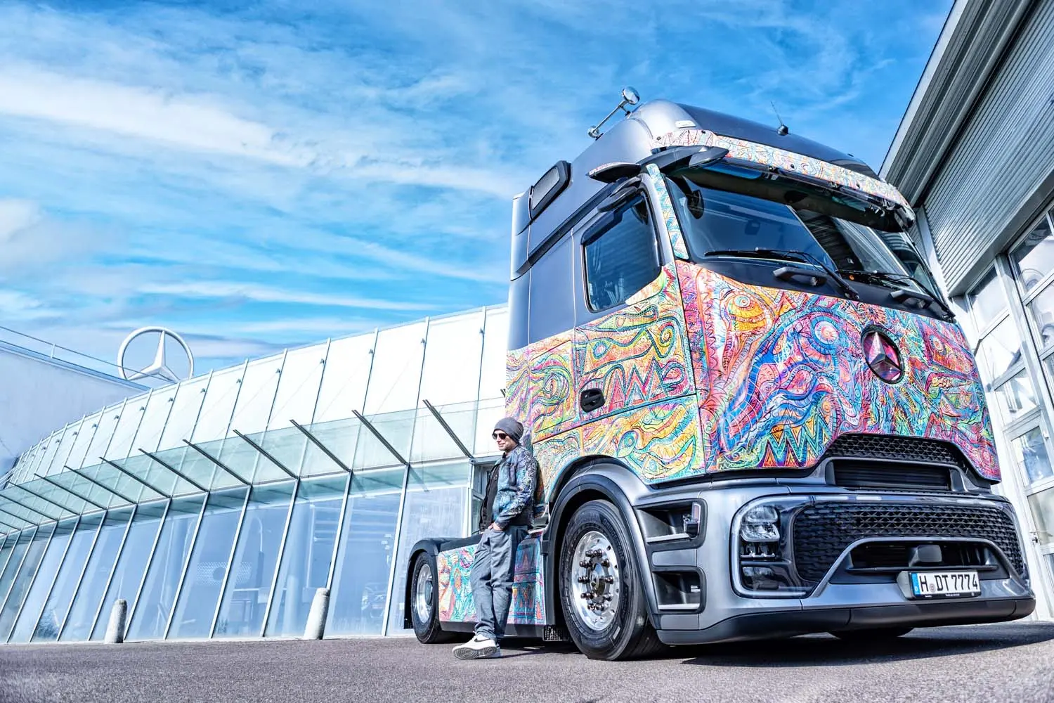 El Mercedes-Benz Actros L se convierte en una obra de arte rodante