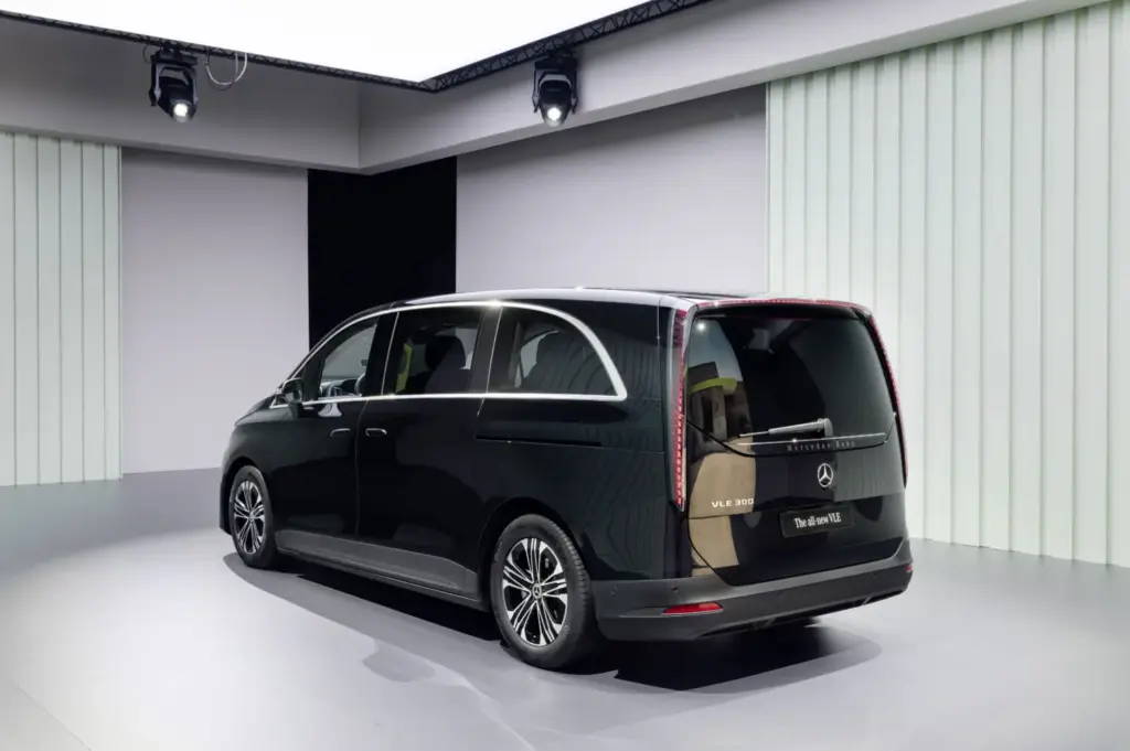 Mercedes VLE 2026 104 Motor16