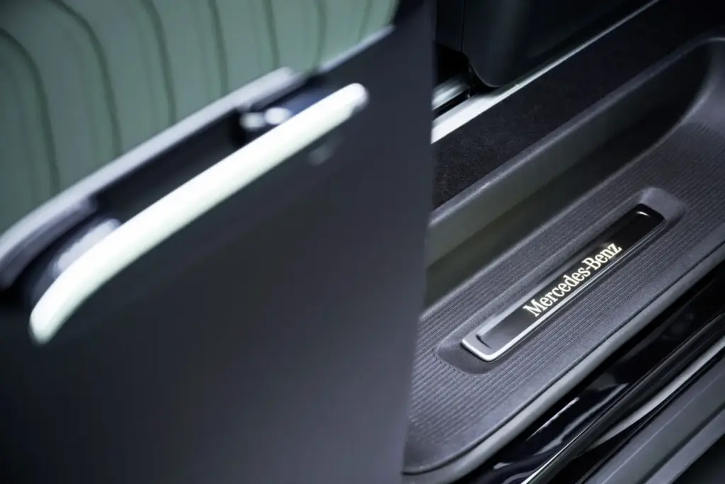 Mercedes VLE 2026 123 Motor16