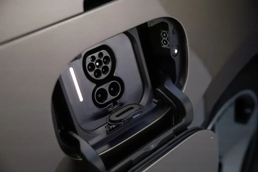 Mercedes VLE 2026 41 Motor16