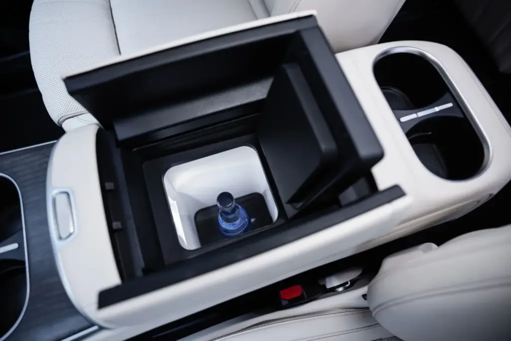 Mercedes VLE 2026 66 Motor16