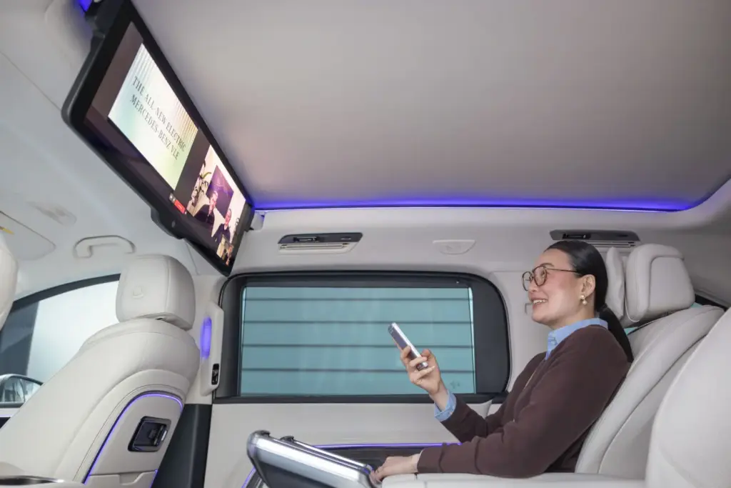 Mercedes VLE 2026 68 Motor16