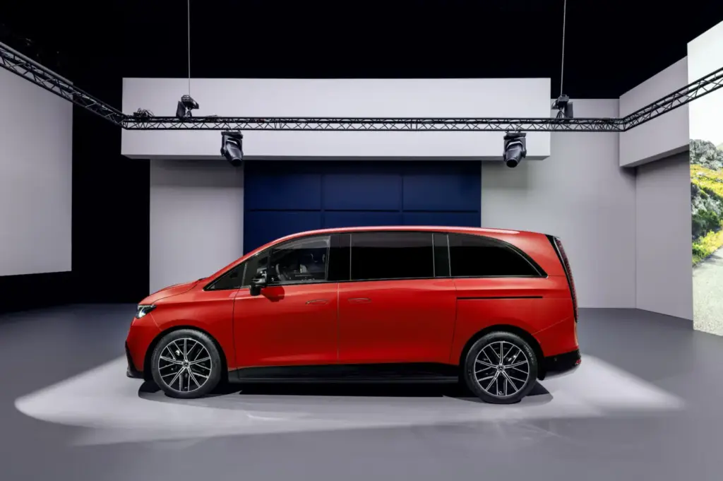 Mercedes VLE 2026 9 Motor16