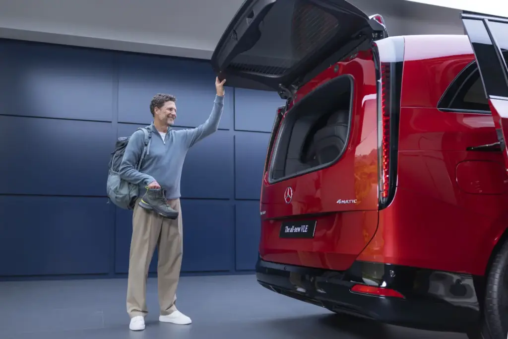Mercedes VLE 2026 97 Motor16