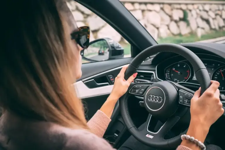 Seguros de coche, sube el precio para las mujeres