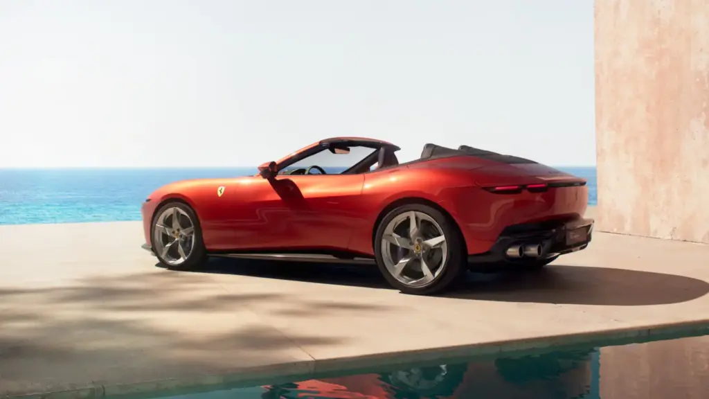 NUEVO FERRARI AMALFI SPIDER 2 Motor16