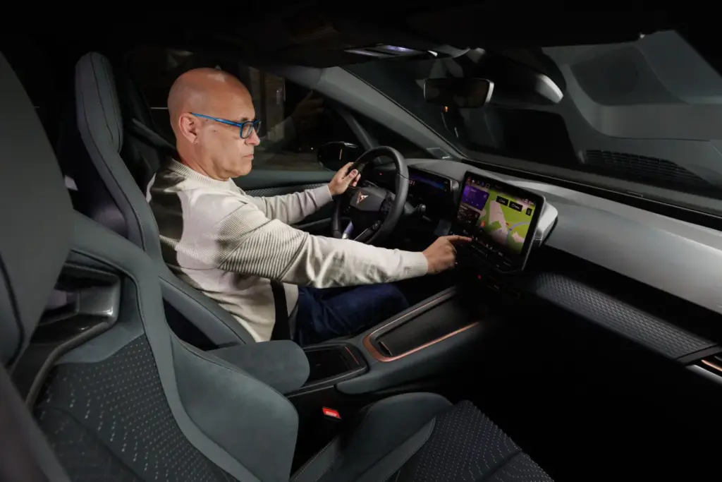 Primer contacto con el recién nacido. Simplemente más Cupra 4 Motor16 Nuevo Cupra Born Motor 06416