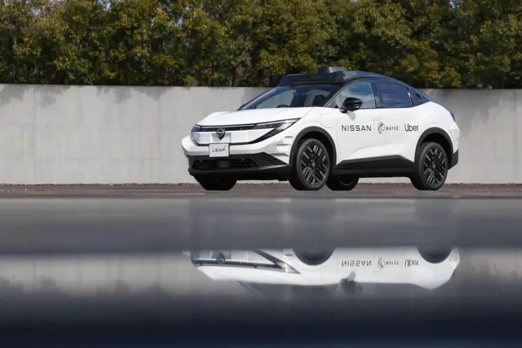 El Nissan Leaf robotaxi de Uber podría llegar a Madrid en 2027