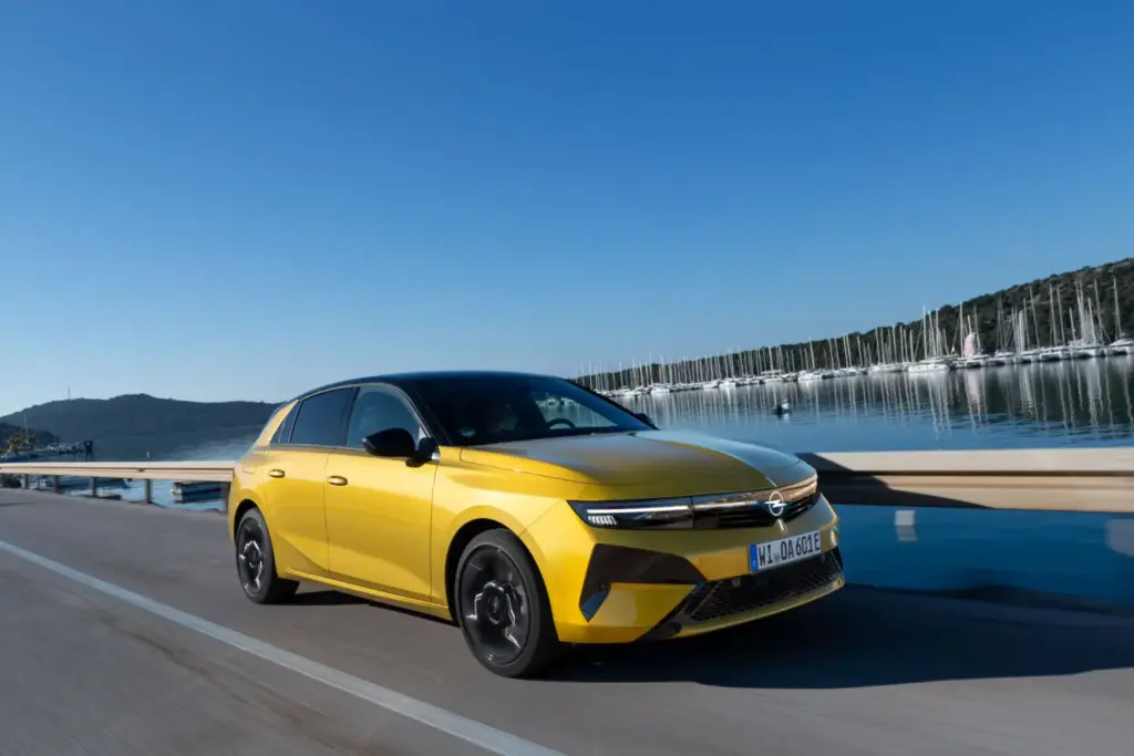 Opel Astra 2026 10 Motor16