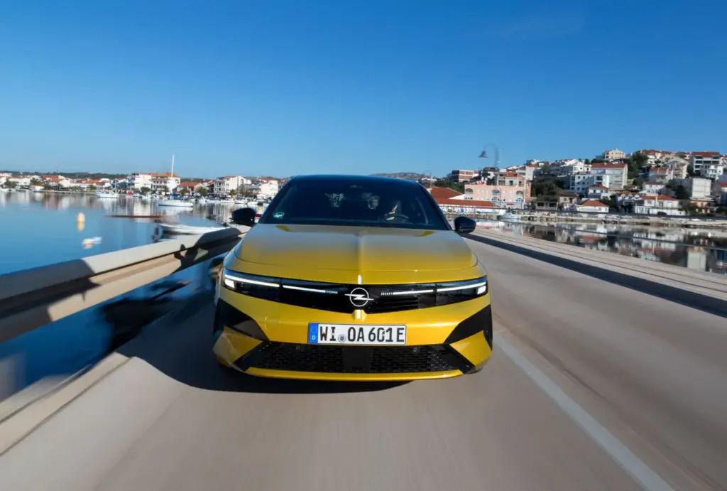 Opel Astra 2026 11 Motor16