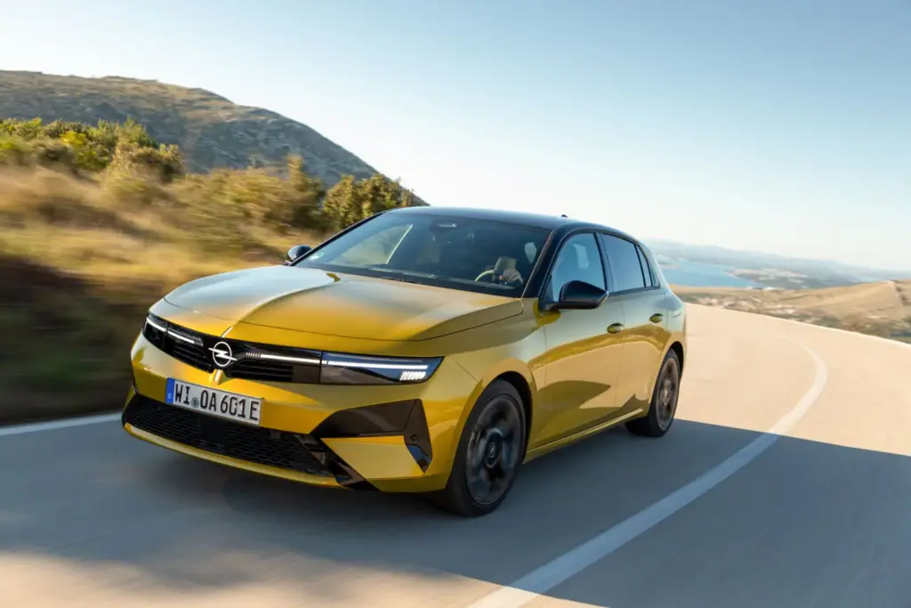 Opel Astra 2026 13 Motor16