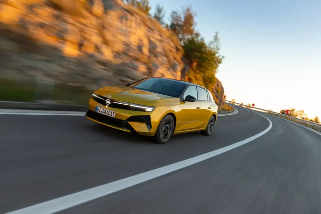 Opel Astra 2026 17 Motor16