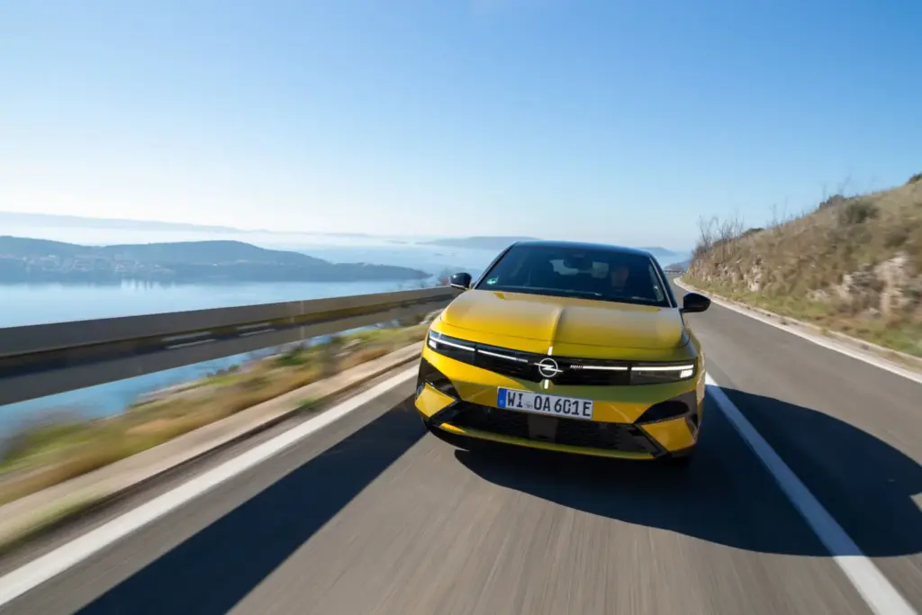 Opel Astra 2026 3 Motor16