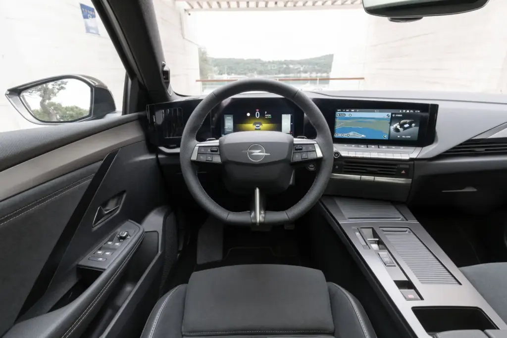 Opel Astra 2026 37 Motor16