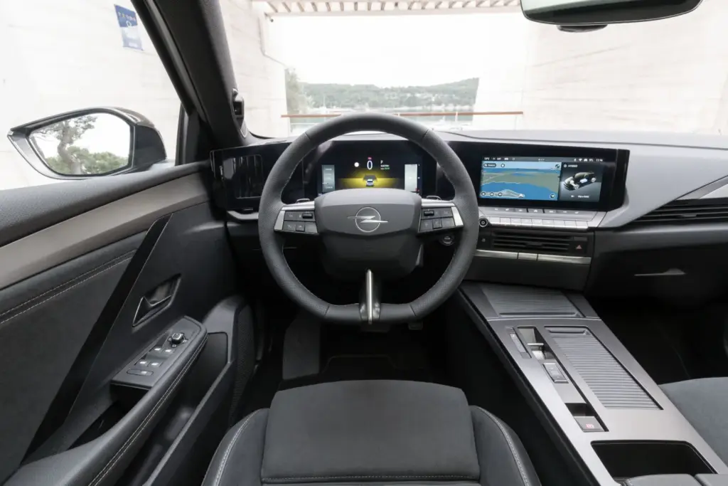 Opel Astra 2026 38 Motor16