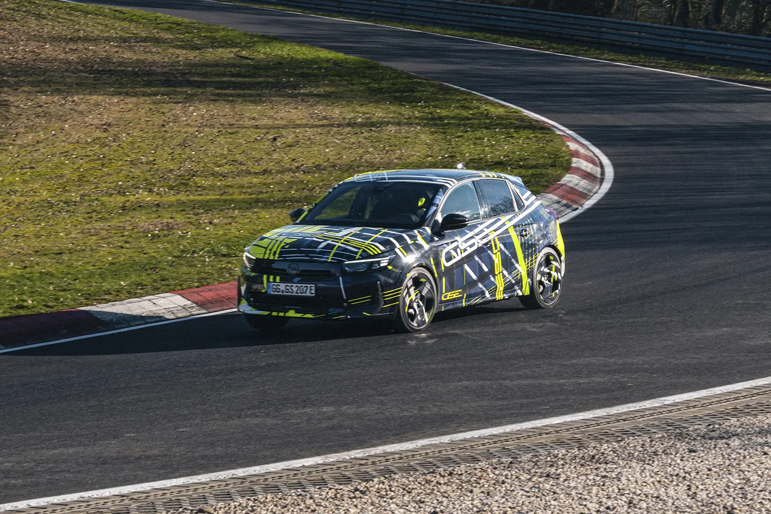 El Opel Corsa GSE ultima su preparación en Nürburgring