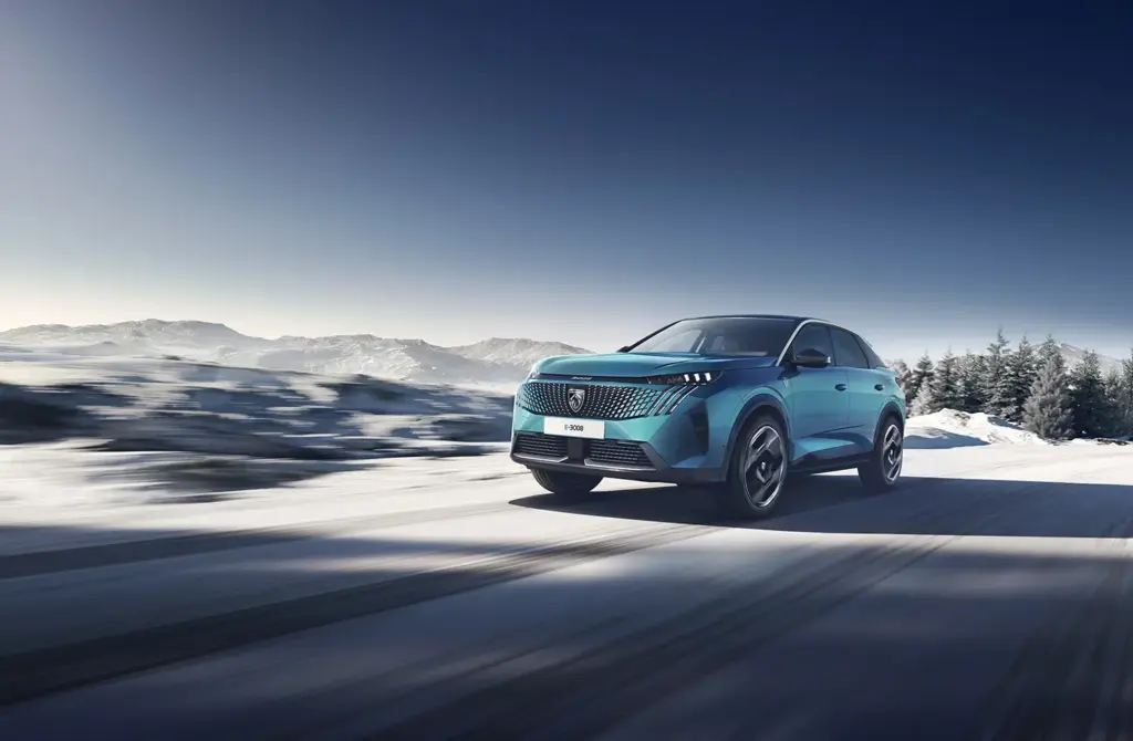 Peugeot adelanta el Plan Auto+ para el E-2008 y E-3008: así puedes comprarte un coche eléctrico sin esperar al Gobierno 1 Motor16 PEUGEOT 3008 DUAL MOTOR Motor16