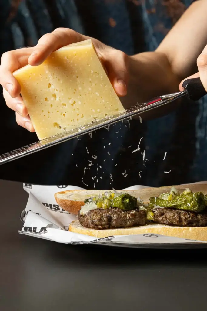 PISTOLA CUPRA CITY GARAJE MADRID7 Motor16