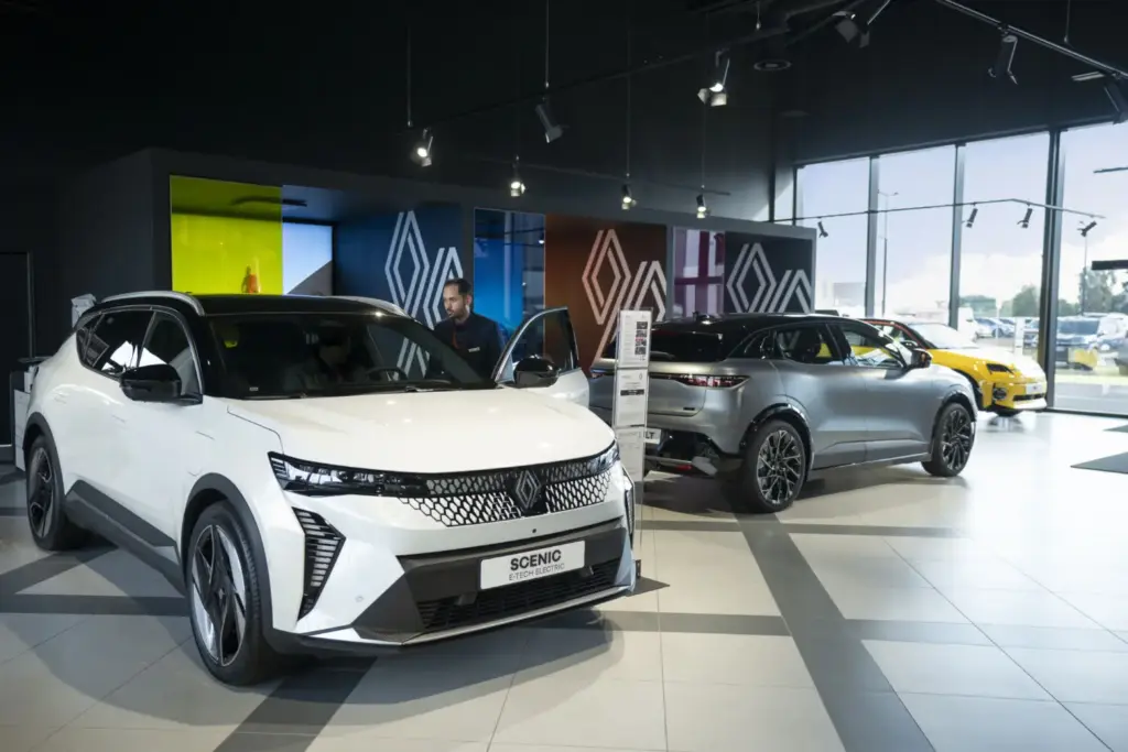 PLAN FUTUREADY RENAULT GROUP 11 Motor16