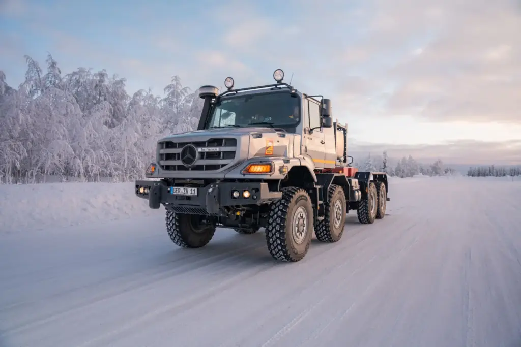PRUEBAS MERCEDES ZETROS EN EL CIRCULO POLAR 13 Motor16