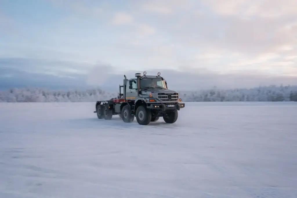 PRUEBAS MERCEDES ZETROS EN EL CIRCULO POLAR 14 Motor16