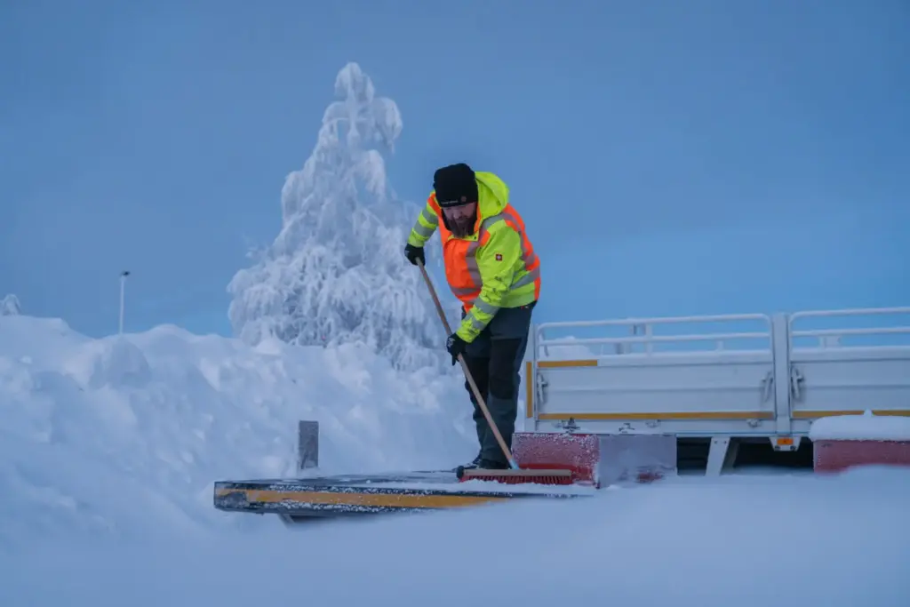 PRUEBAS MERCEDES ZETROS EN EL CIRCULO POLAR 2 Motor16