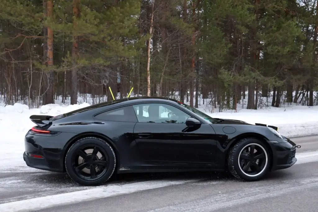 Porsche 911 Dakar 2027 10 Motor16