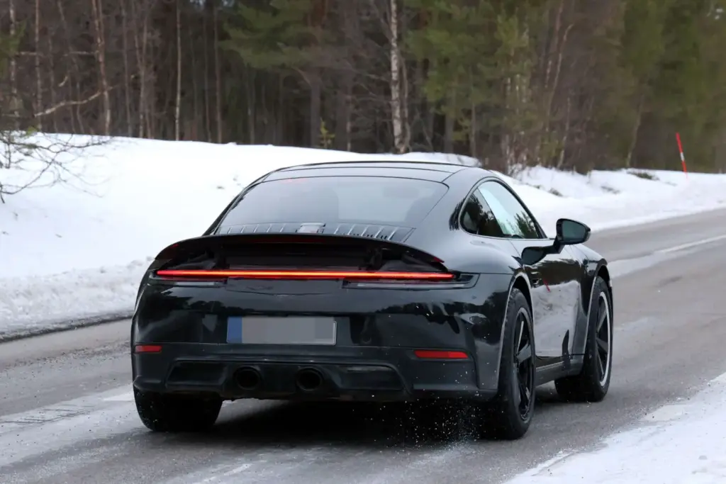 Porsche 911 Dakar 2027 17 Motor16