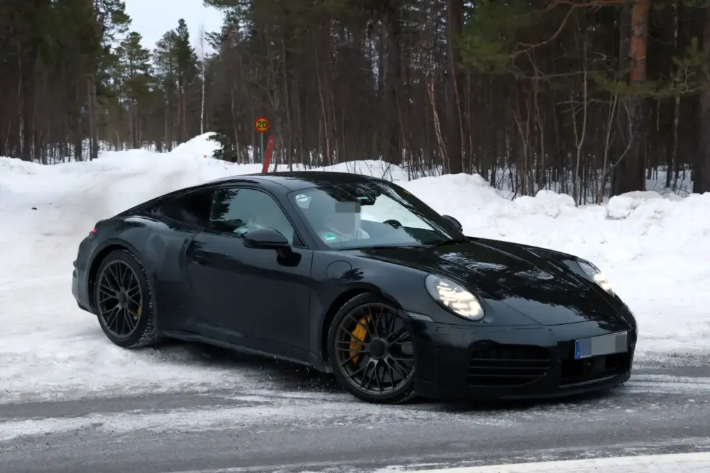 Porsche 911 Turbo Touring 2027 4 Motor16