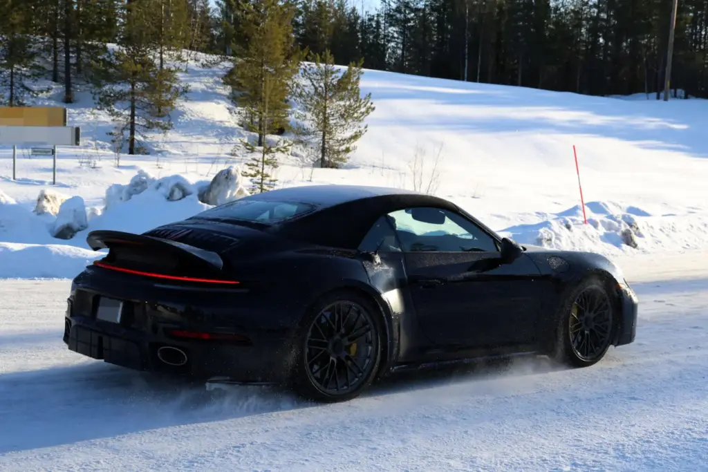 Porsche 911 Turbo Touring Cabrio 13 Motor16