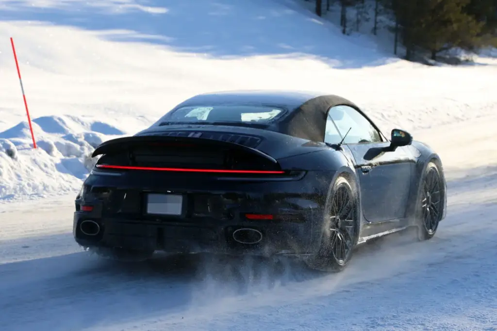 Porsche 911 Turbo Touring Cabrio 16 Motor16