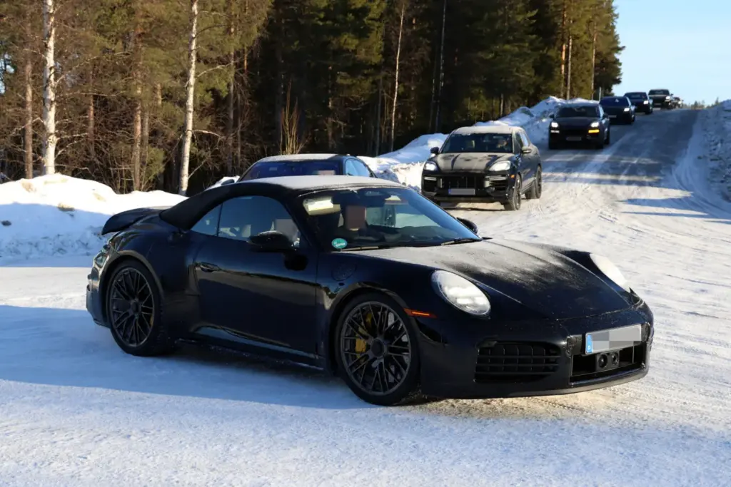 Porsche 911 Turbo Touring Cabrio 6 Motor16