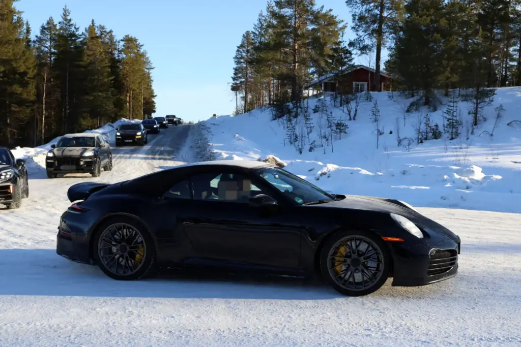 Porsche 911 Turbo Touring Cabrio 9 Motor16