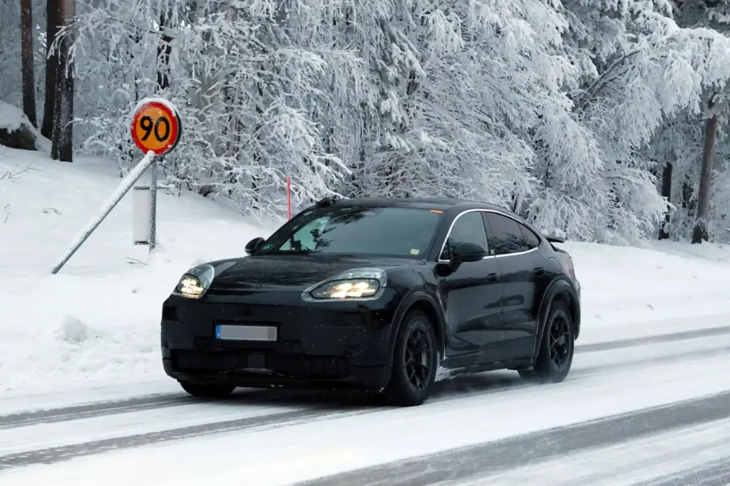 Porsche Cayenne Coupe GT electrico 2026 2 Motor16