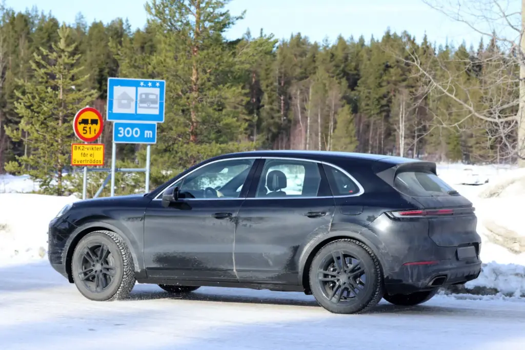 La actualización del Porsche Cayenne, casi a punto 12 Motor16 Porsche Cayenne FL 10 Motor16