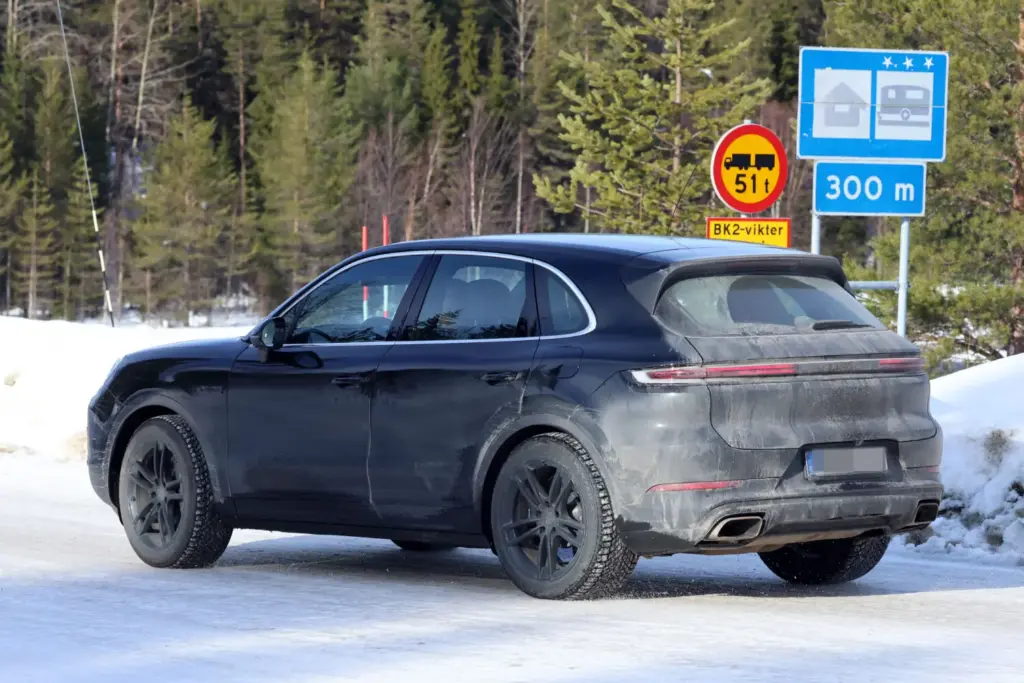 La actualización del Porsche Cayenne, casi a punto 13 Motor16 Porsche Cayenne FL 11 Motor16