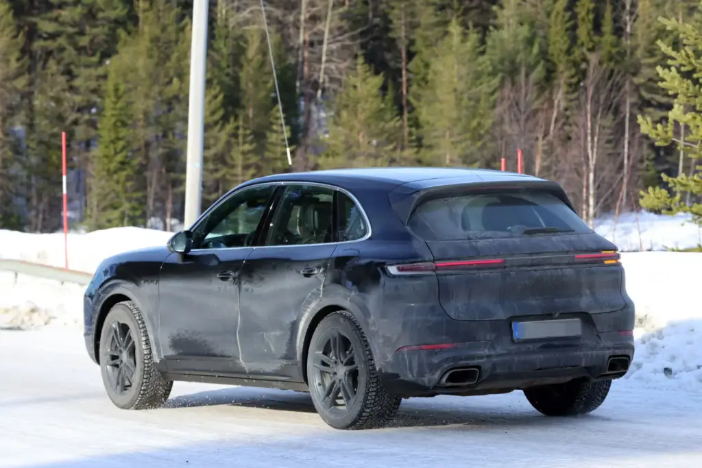 La actualización del Porsche Cayenne, casi a punto 14 Motor16 Porsche Cayenne FL 12 Motor16