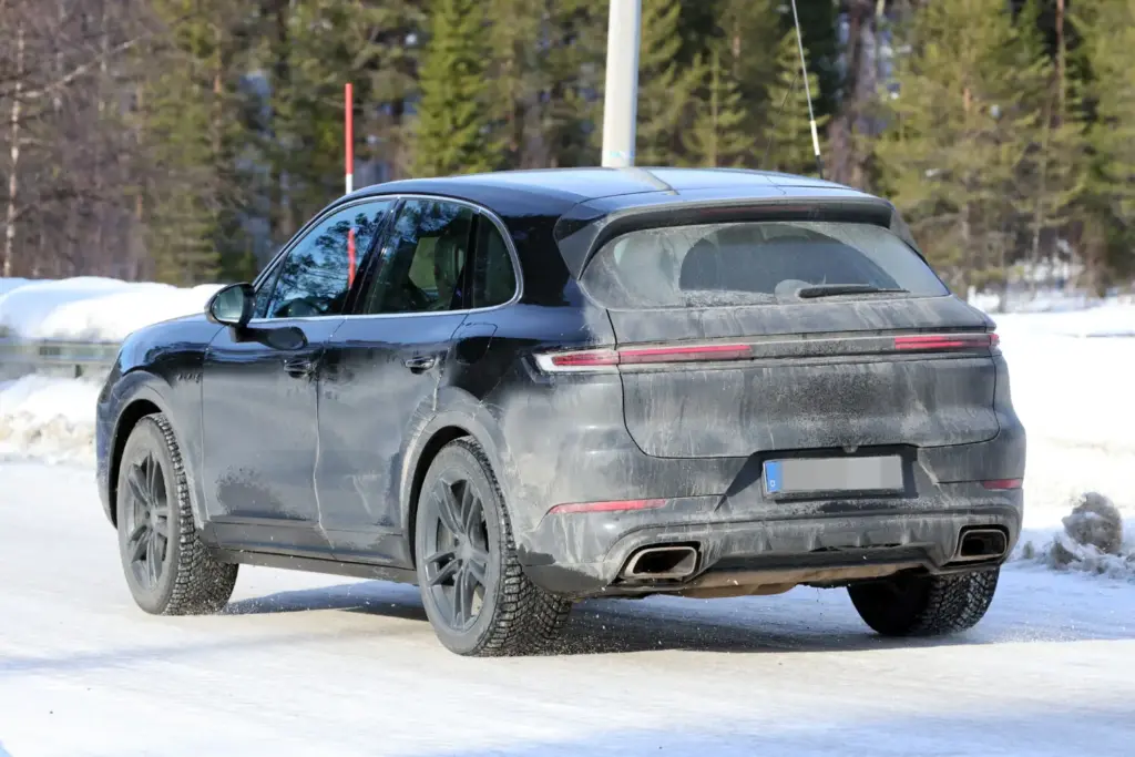 La actualización del Porsche Cayenne, casi a punto 15 Motor16 Porsche Cayenne FL 13 Motor16