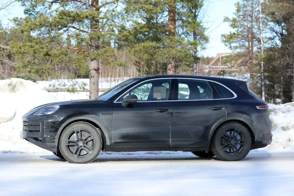 La actualización del Porsche Cayenne, casi a punto 10 Motor16 Porsche Cayenne FL 8 Motor16