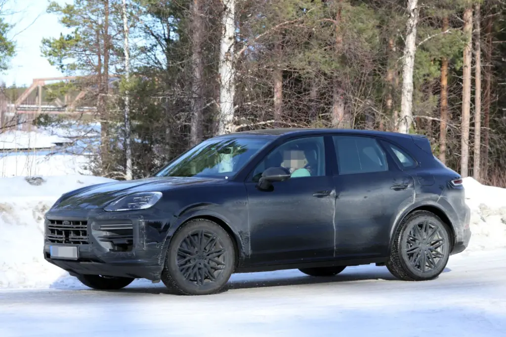 La actualización del Porsche Cayenne, casi a punto 26 Motor16 Porsche Cayenne Turbo FL 10 Motor16