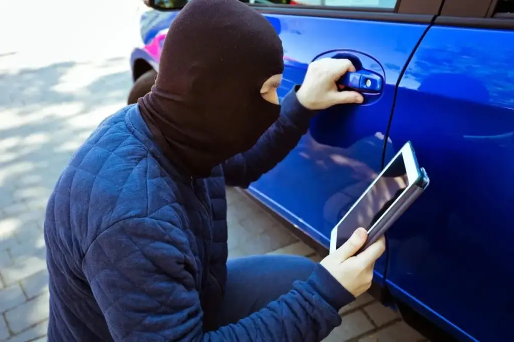 hackear coche secuestro digital