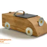 Rolls-Royce convierte un modelo de madera en obra de arte para apoyar a una fundación benéfica