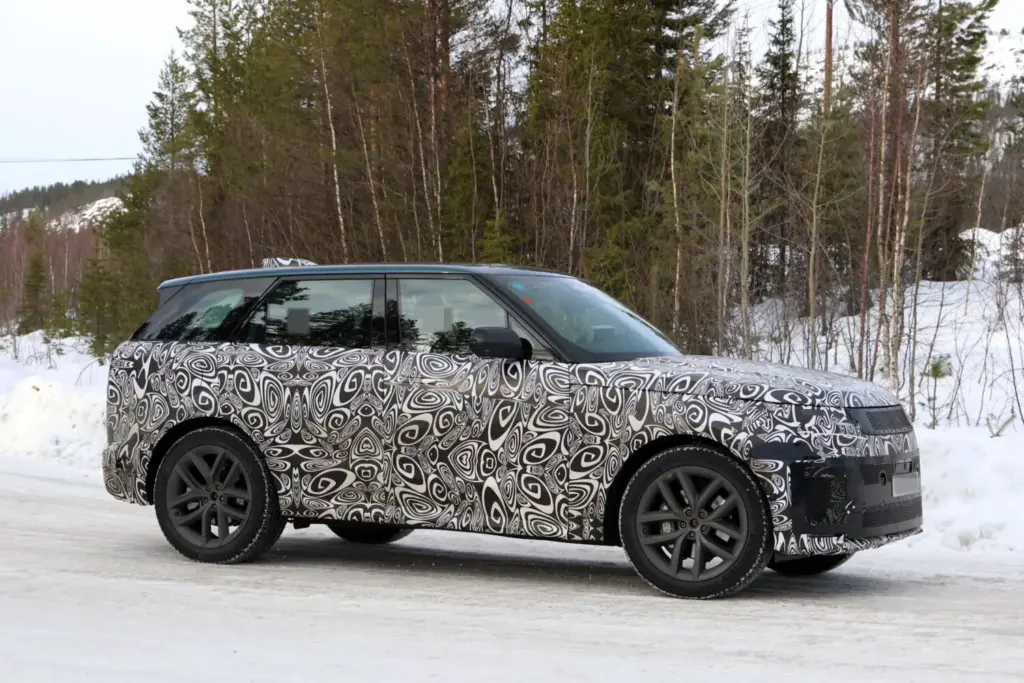 El Range Rover Sport 2027 está casi a punto 19 Motor16 Range Rover Sport 2027 restyling 17 Motor16