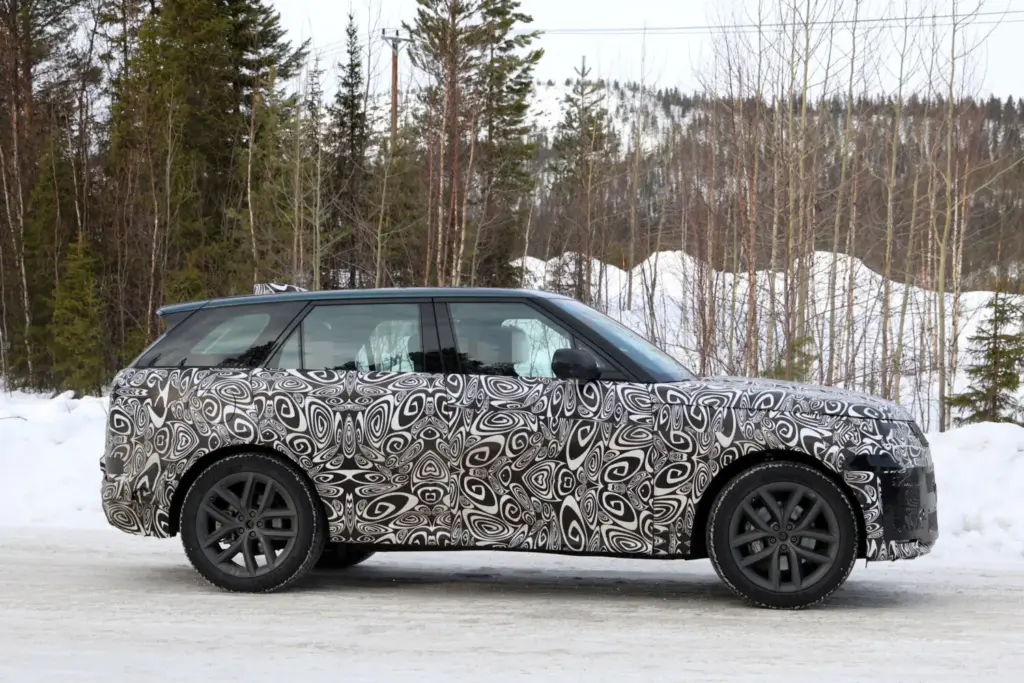 El Range Rover Sport 2027 está casi a punto 20 Motor16 Range Rover Sport 2027 restyling 18 Motor16