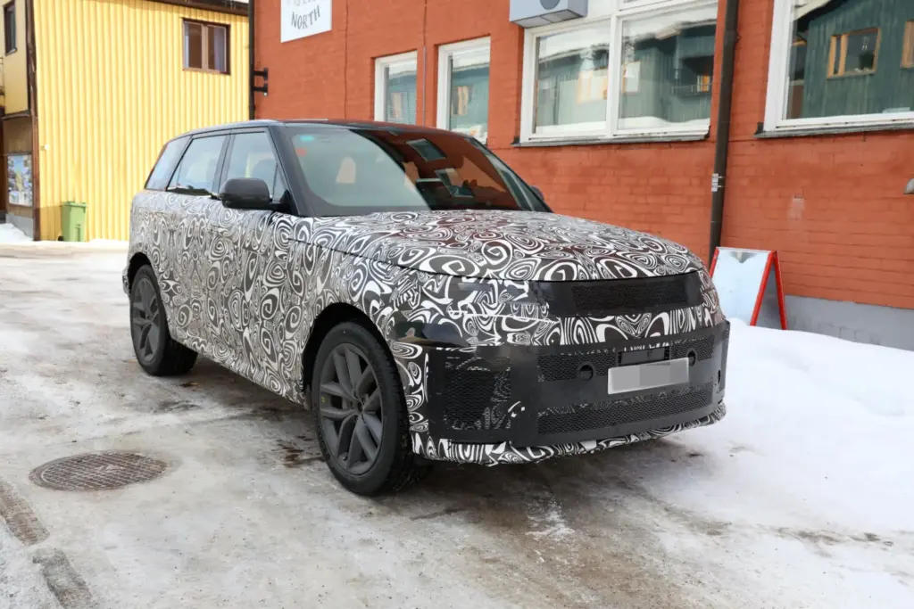 El Range Rover Sport 2027 está casi a punto 4 Motor16 Range Rover Sport 2027 restyling 2 Motor16